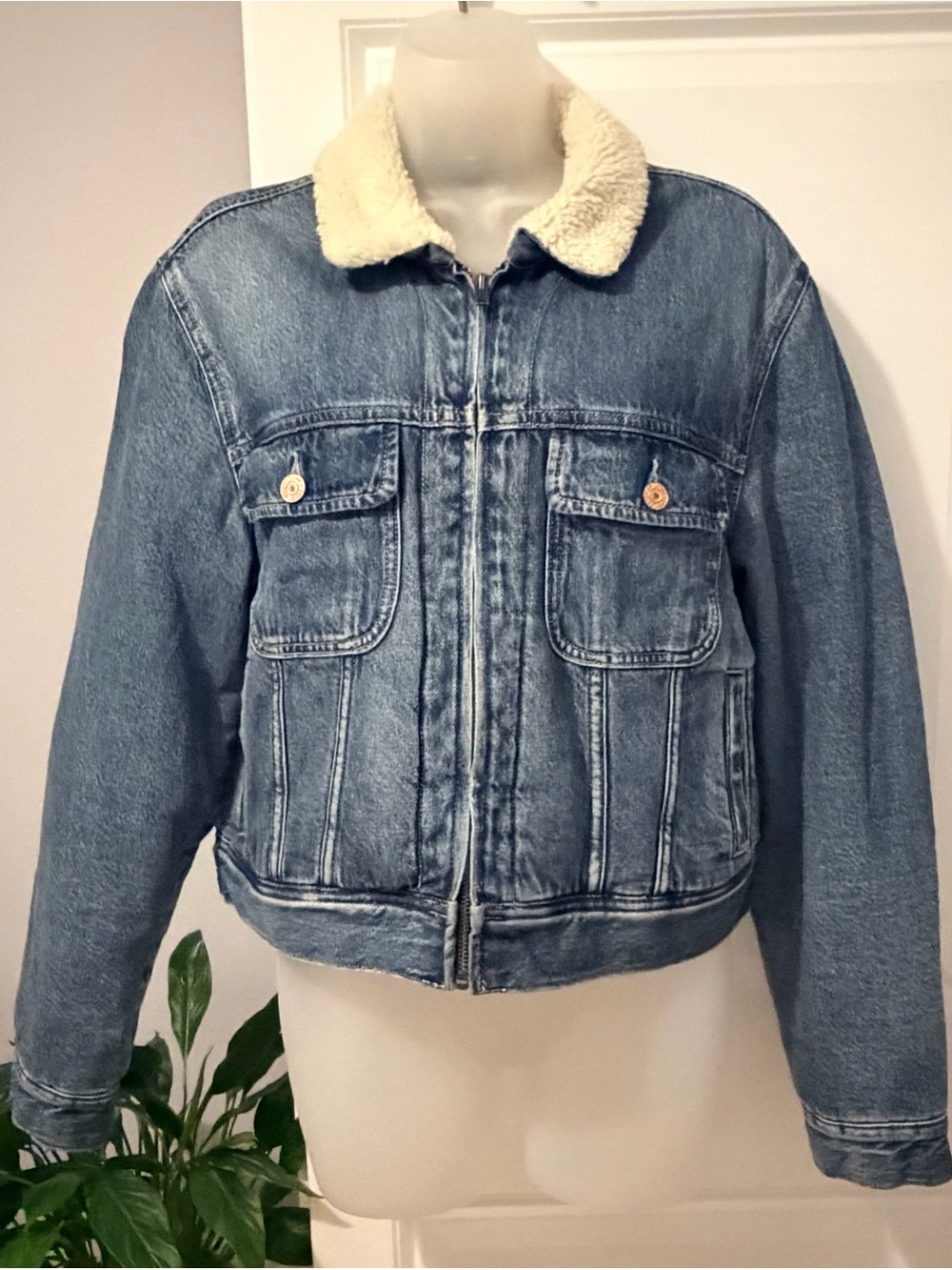Gap Sherpa Lined Denim Jacket Medium Wash Blue Size Large
